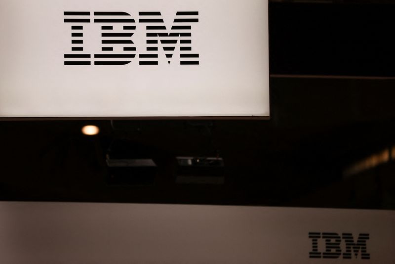 IBM pausará contrataciones en su plan de reemplazar 7,800 trabajos con inteligencia artificial.